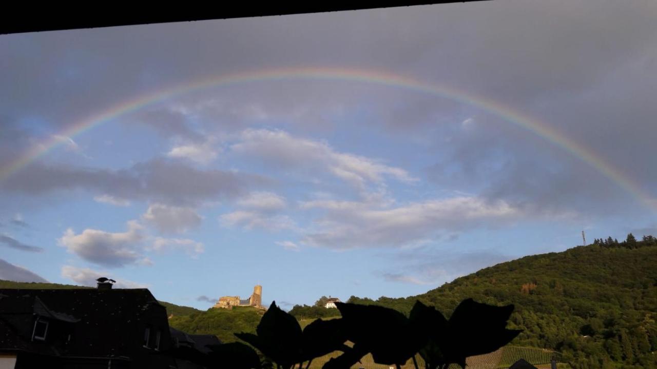 Mosel-Ferienwohnung Bewo แบร์นคาสเทล-คืสท์ ภายนอก รูปภาพ
