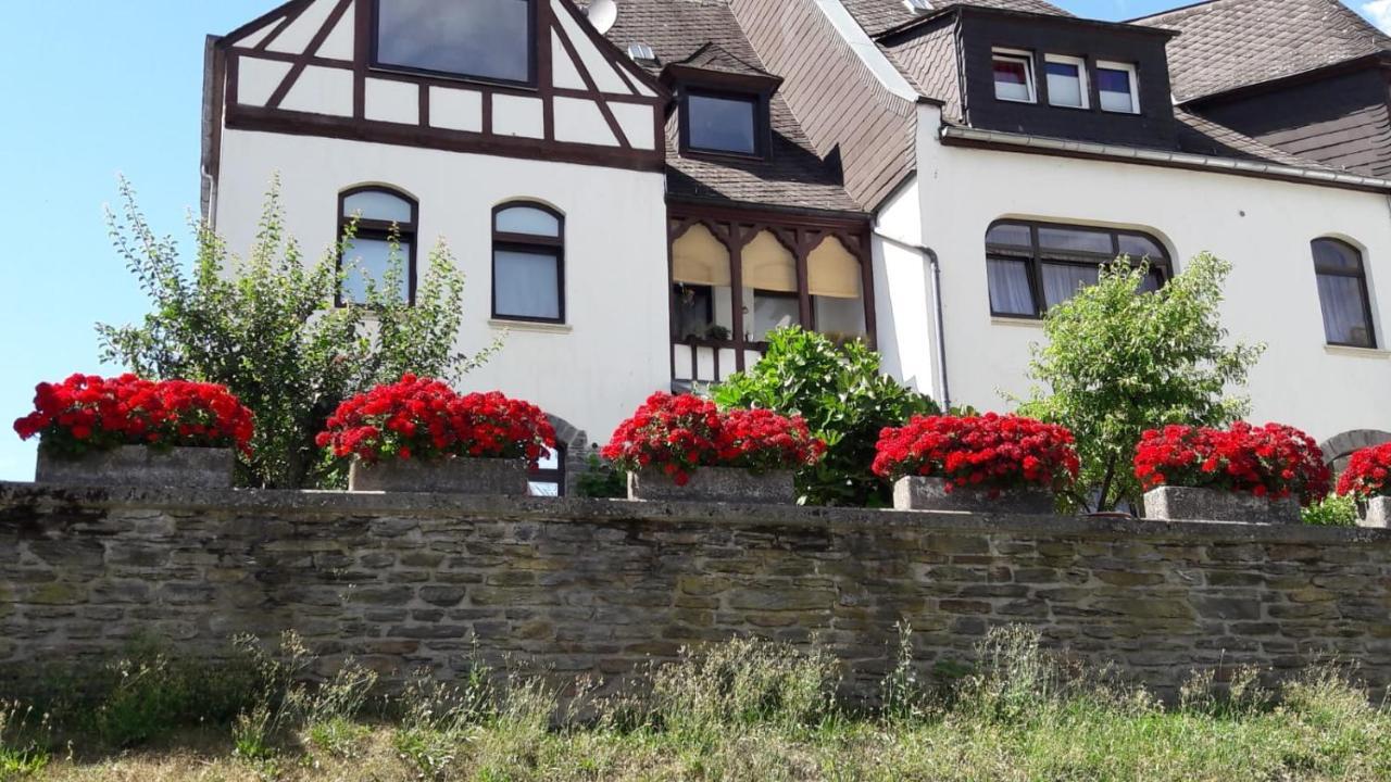 Mosel-Ferienwohnung Bewo แบร์นคาสเทล-คืสท์ ภายนอก รูปภาพ
